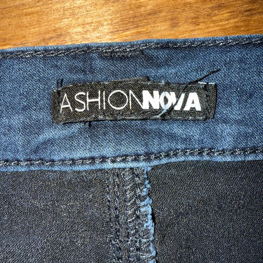 Fashion Nova Size 9 Button Fly Flare Jeans - Casual Western Festival - Picture 3 of 8